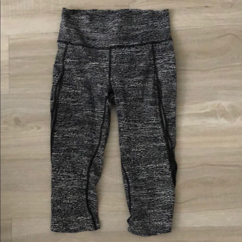 Lululemon black and white leggings